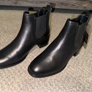 NEW Cole Haan boots size 8.5